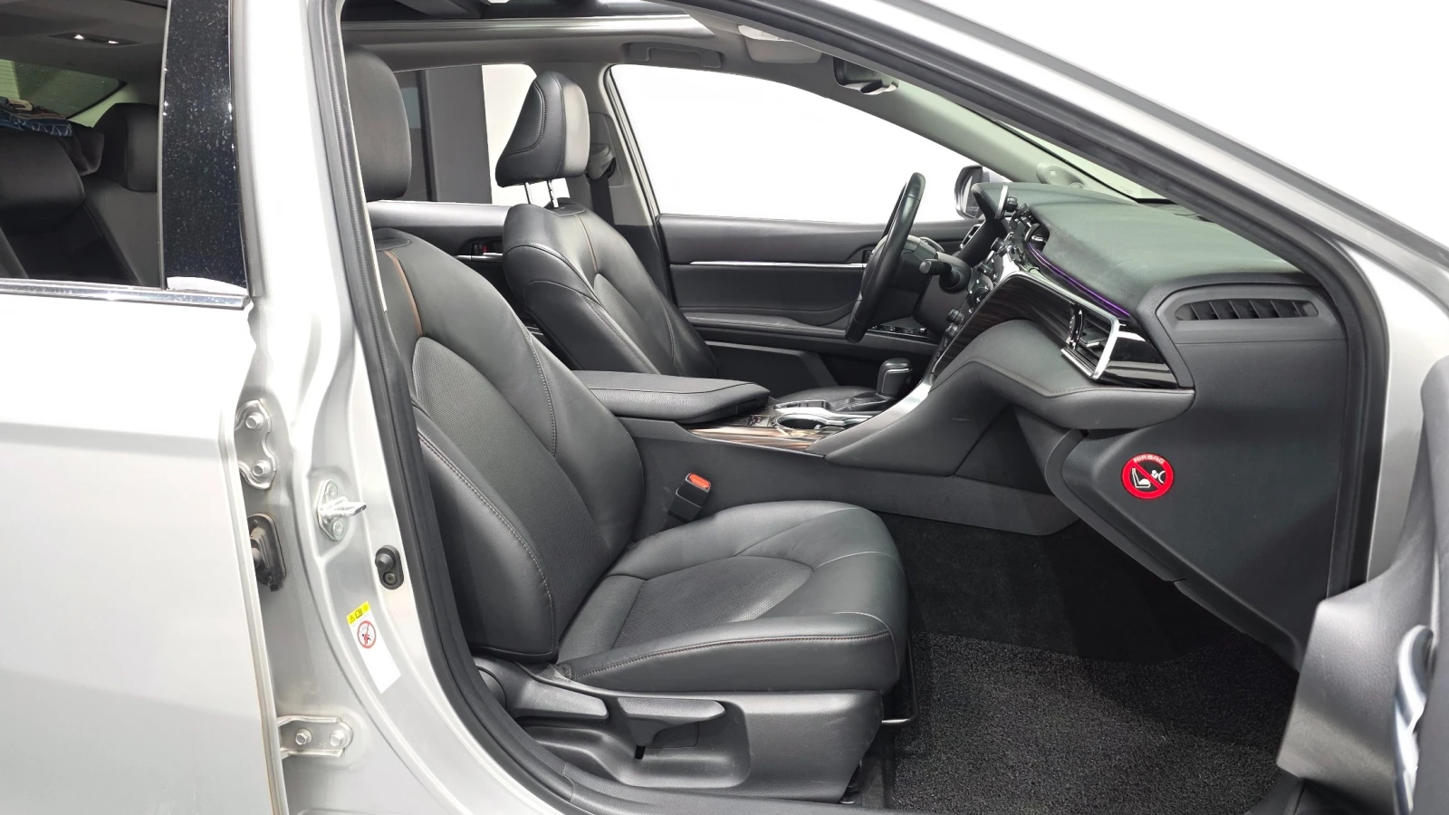 Toyota Camry 2.5 * ПОДГРЕВ * ПАНОРАМА * КАМЕРА, снимка 11 - Автомобили и джипове - 55276897