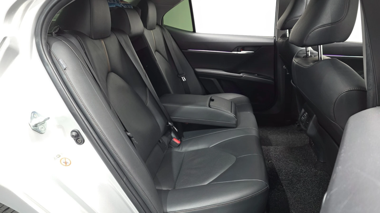 Toyota Camry 2.5 * ПОДГРЕВ * ПАНОРАМА * КАМЕРА, снимка 12 - Автомобили и джипове - 55276897
