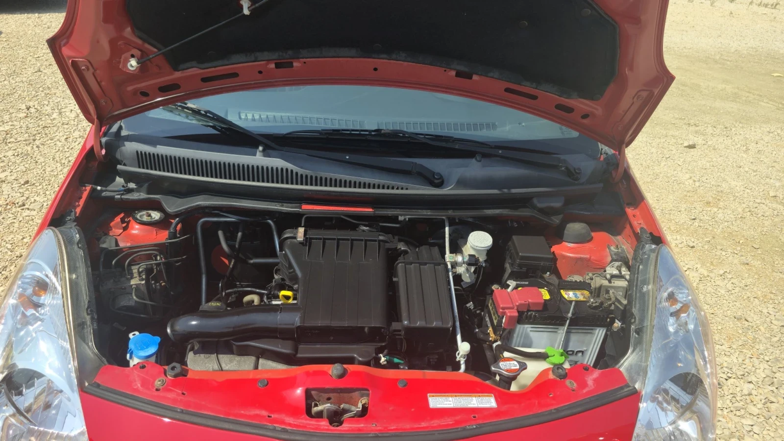 Nissan Pixo 1.0 68 к.с климатик!, снимка 8 - Автомобили и джипове - 55596777