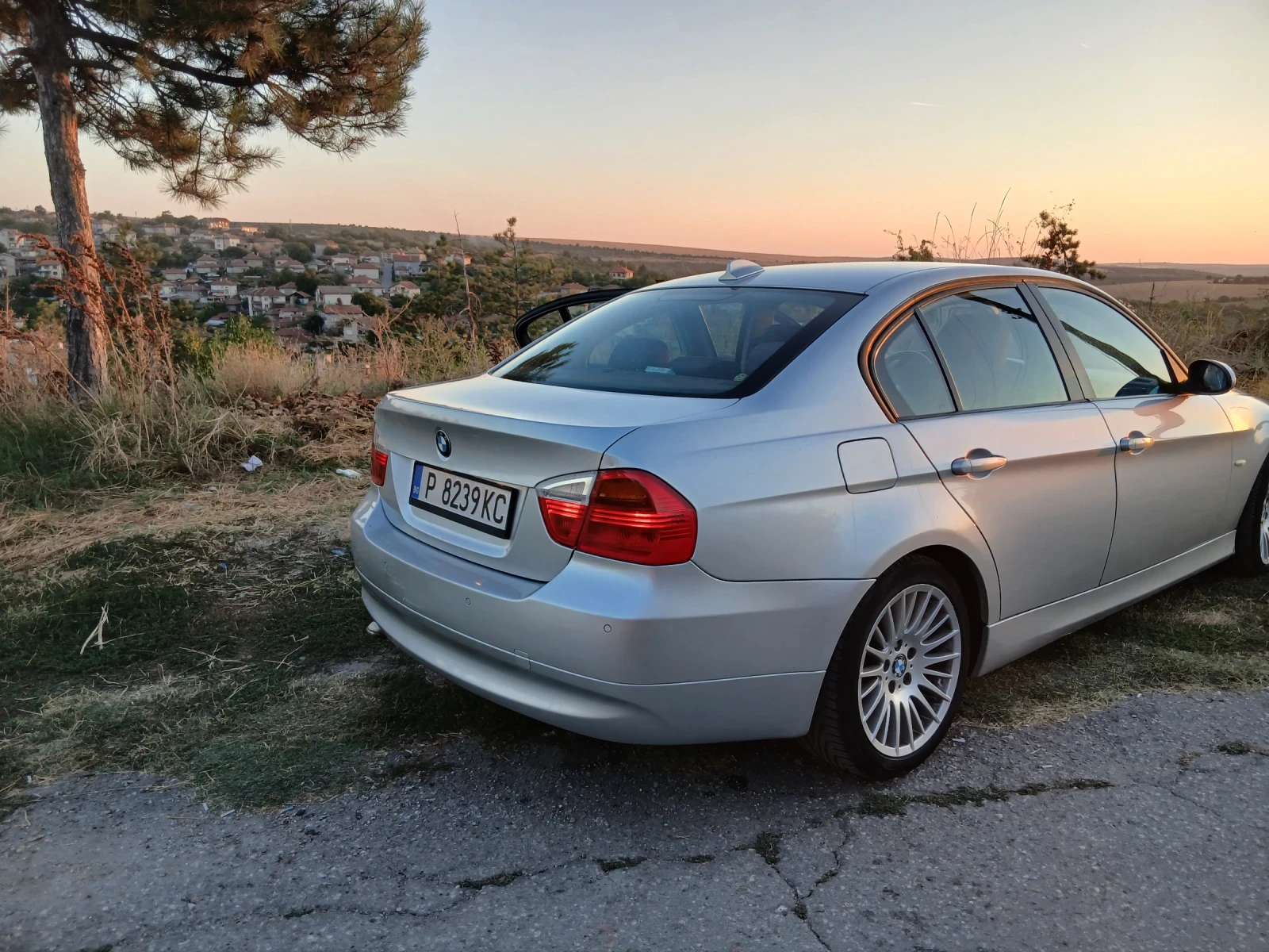 BMW 320, снимка 2 - Автомобили и джипове - 55743051