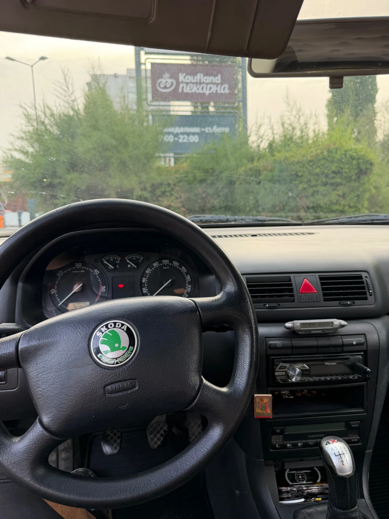 Skoda Octavia 1.9TDI 4x4, снимка 13 - Автомобили и джипове - 55890333