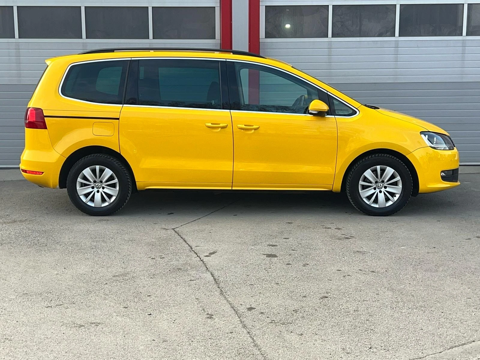 VW Sharan 2.0TDI AUTOMATIK DSG KLIMATRONIK EVRO 5A ЛИЗИНГ!!!, снимка 7 - Автомобили и джипове - 55992262