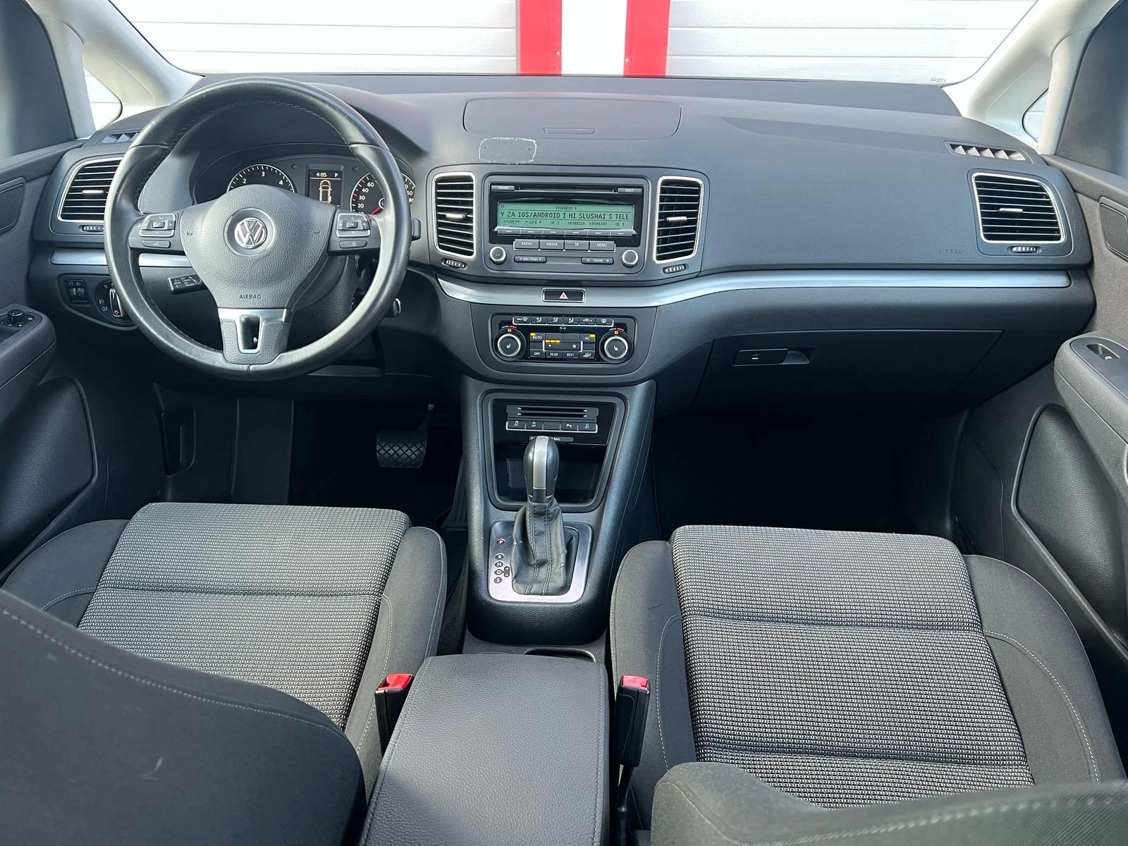 VW Sharan 2.0TDI AUTOMATIK DSG KLIMATRONIK EVRO 5A ЛИЗИНГ!!!, снимка 14 - Автомобили и джипове - 55992262