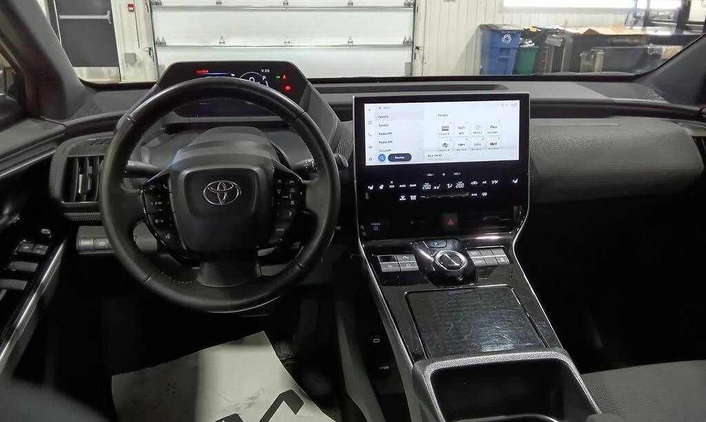 Toyota bZ4X LE* LONG RANGE* DISTRONIC* КАМЕРА* КРАЙНА ЦЕНА, снимка 9 - Автомобили и джипове - 56318724