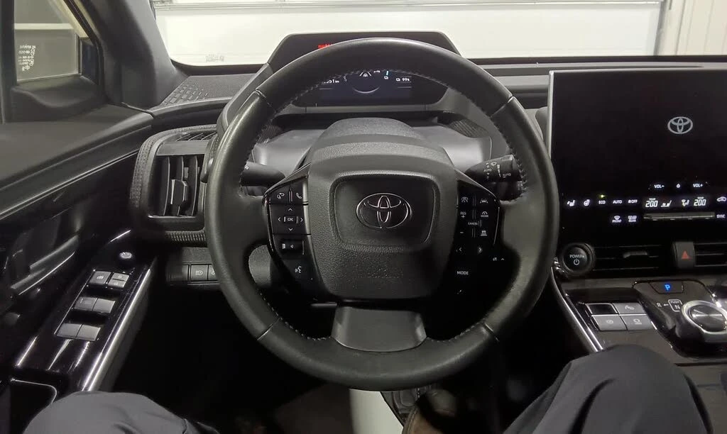 Toyota bZ4X LE* LONG RANGE* DISTRONIC* КАМЕРА* КРАЙНА ЦЕНА, снимка 10 - Автомобили и джипове - 56318724