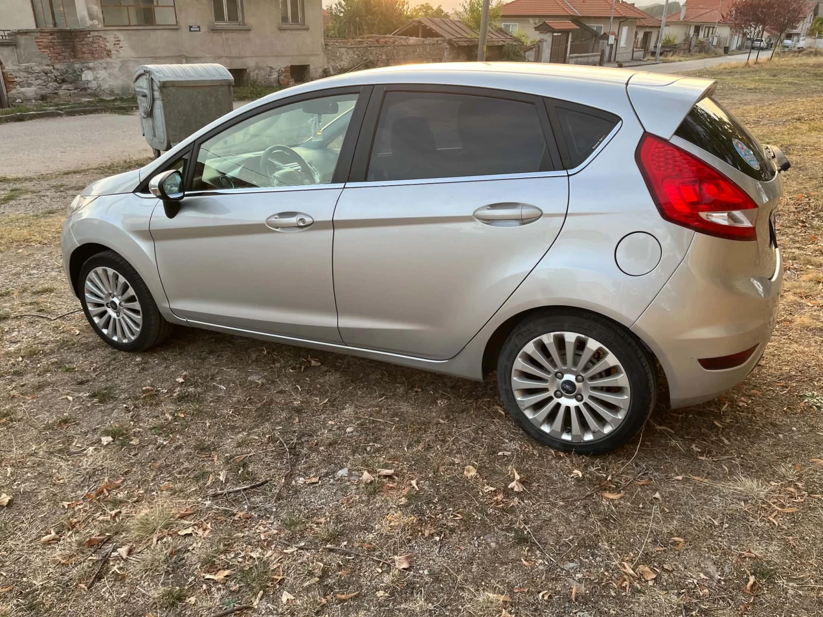 Ford Fiesta, снимка 6 - Автомобили и джипове - 56409759
