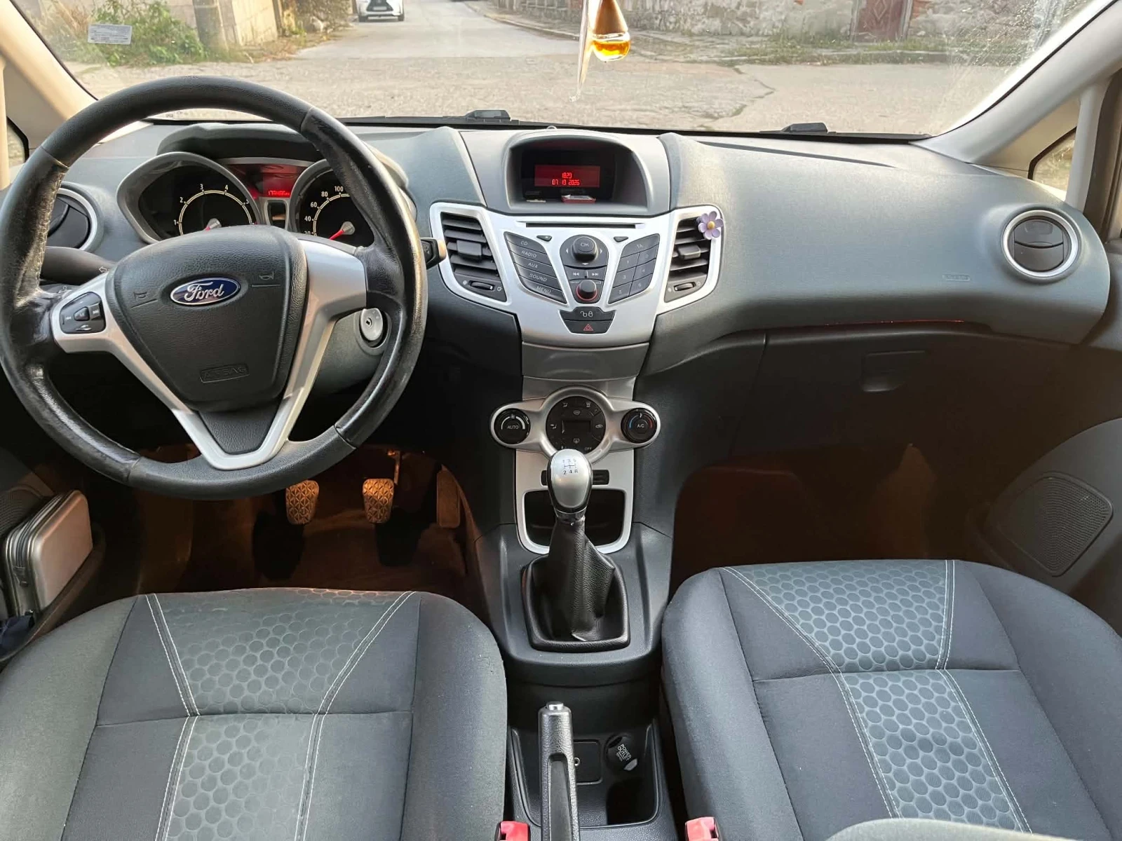 Ford Fiesta, снимка 7 - Автомобили и джипове - 56409759