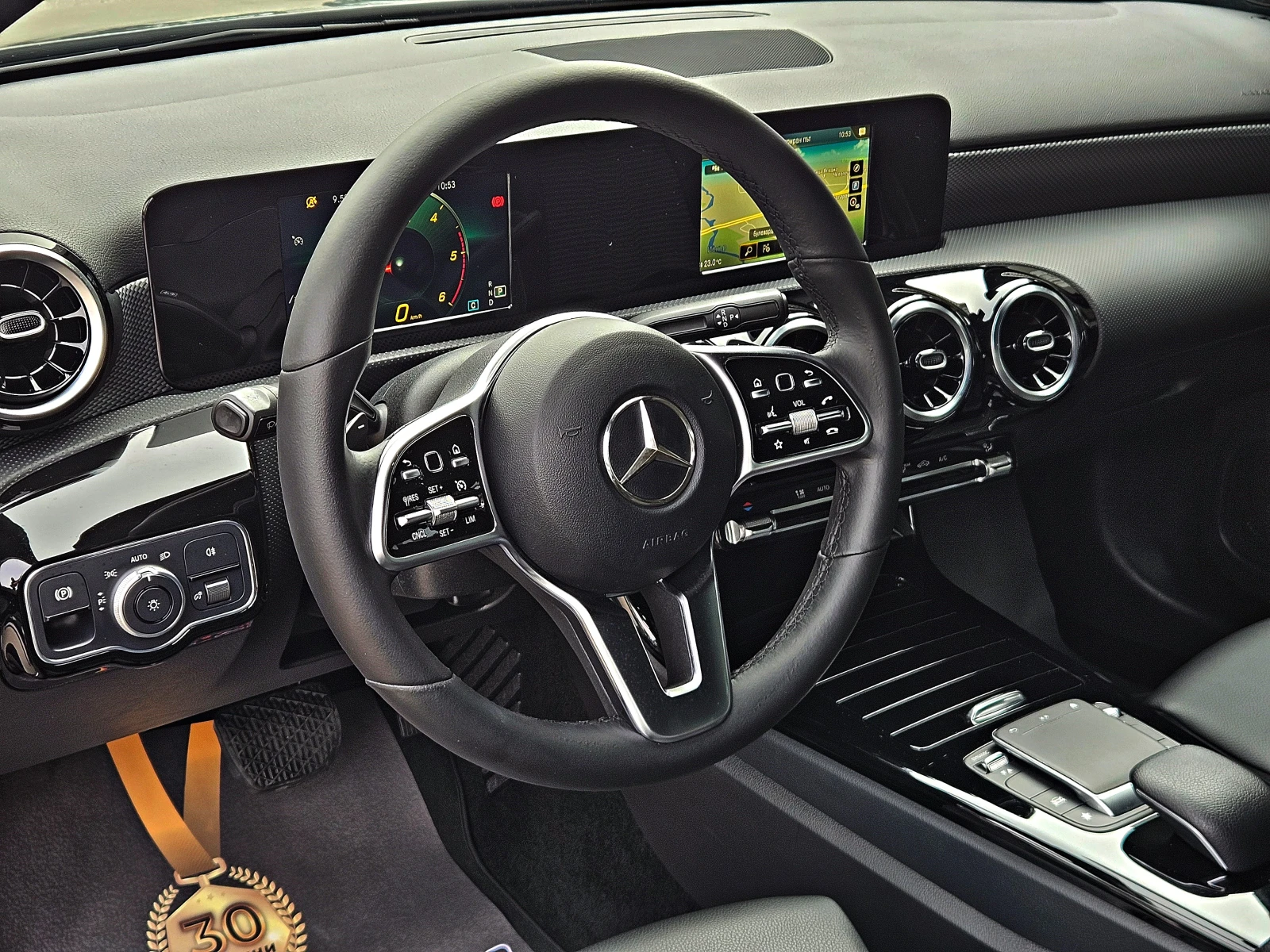 Mercedes-Benz A 180 AMG/LED/DIGITAL/DISTR/CAMERA/CAR PLAY/LINE ASY/LIZ | Mobile.bg � ����������� 11