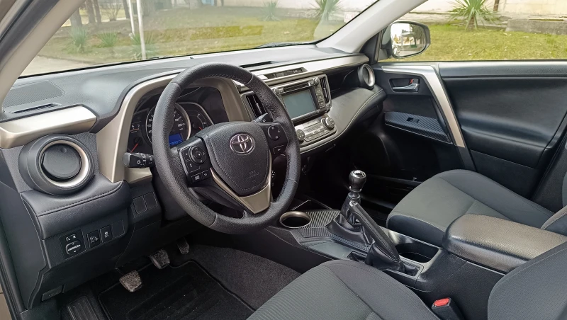 Toyota Rav4 2.0D4-D, снимка 8 - Автомобили и джипове - 49347555