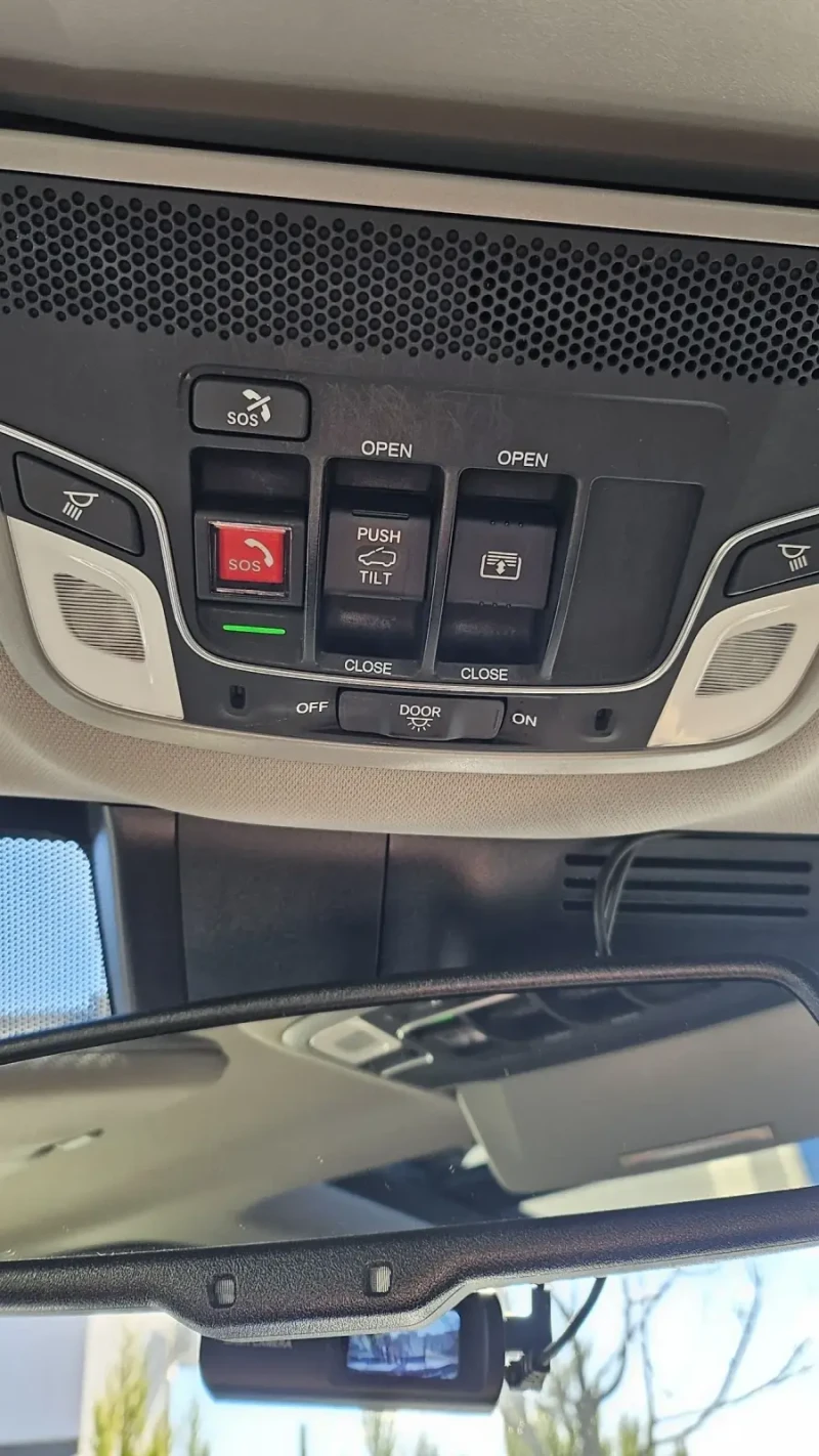 Honda Cr-v Executive, снимка 12 - Автомобили и джипове - 52950690