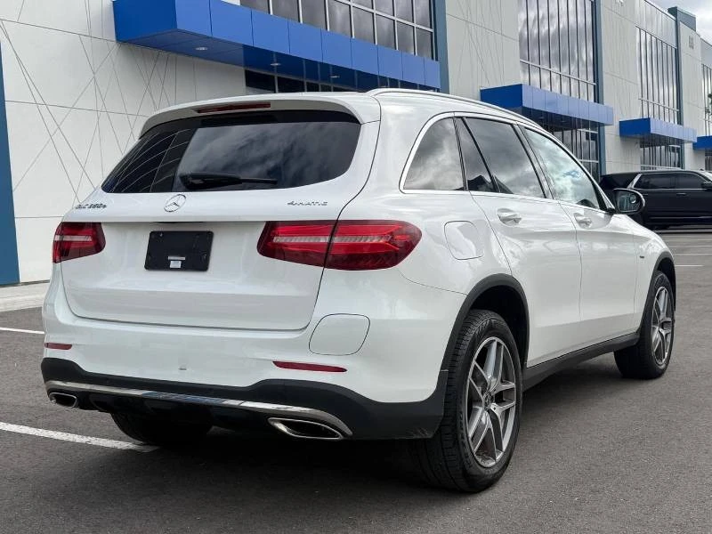 Mercedes-Benz GLC 350 * PLUG IN * 4MATIC * AMG * ФИНАНСИРАНЕ, снимка 3 - Автомобили и джипове - 54983559