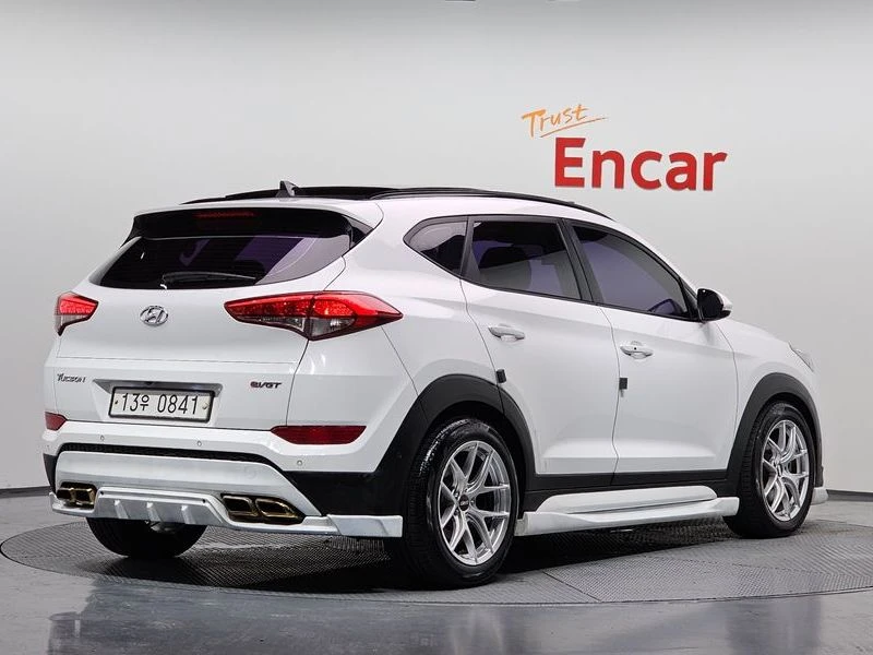 Hyundai Tucson Diesel 2.0 2WD| 136к.с., снимка 2 - Автомобили и джипове - 55940986