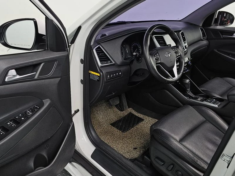 Hyundai Tucson Diesel 2.0 2WD| 136к.с., снимка 10 - Автомобили и джипове - 55940986