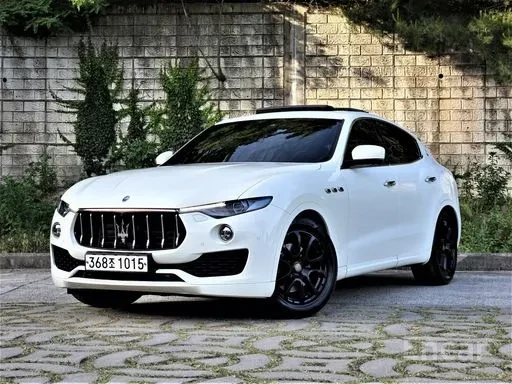 Maserati Levante 3.0D * LUXURY * AWD * ОБДУХВАНЕ * ЩОРИ * H/K * 