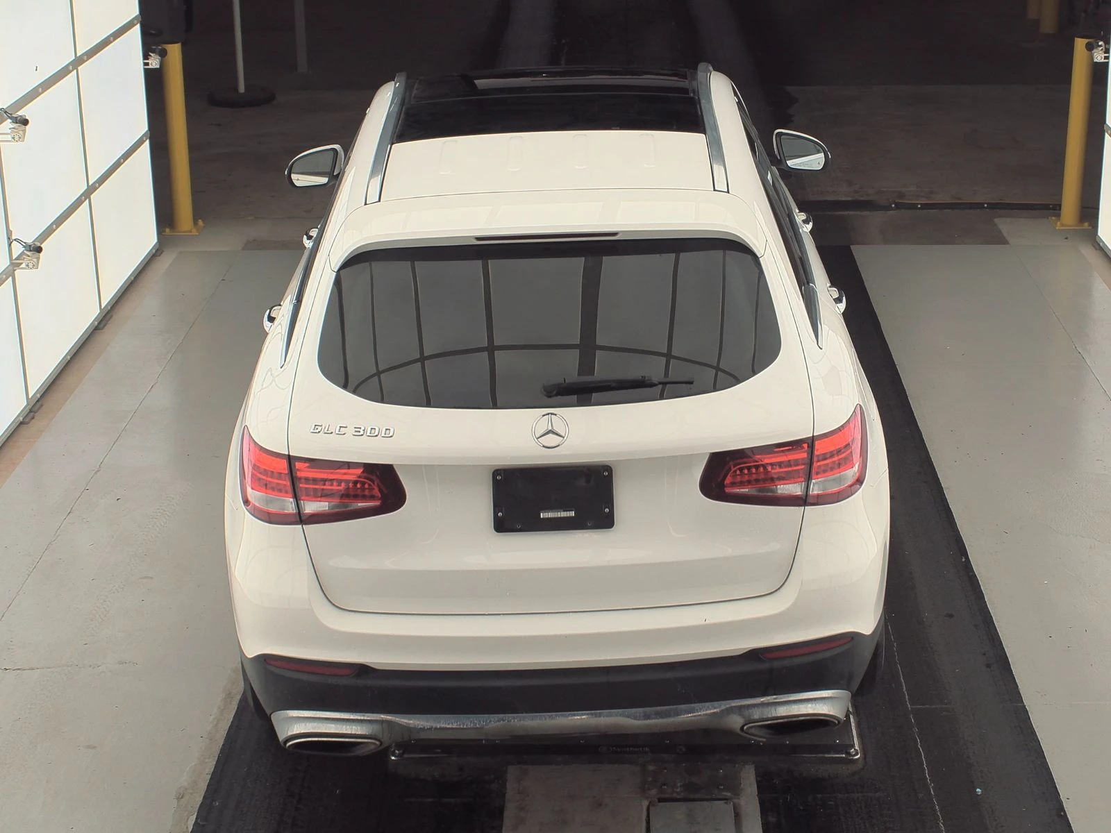 Mercedes-Benz GLC 300 BURMESTER* PANO* PODGREV* KEYLESS GO*  - изображение 5
