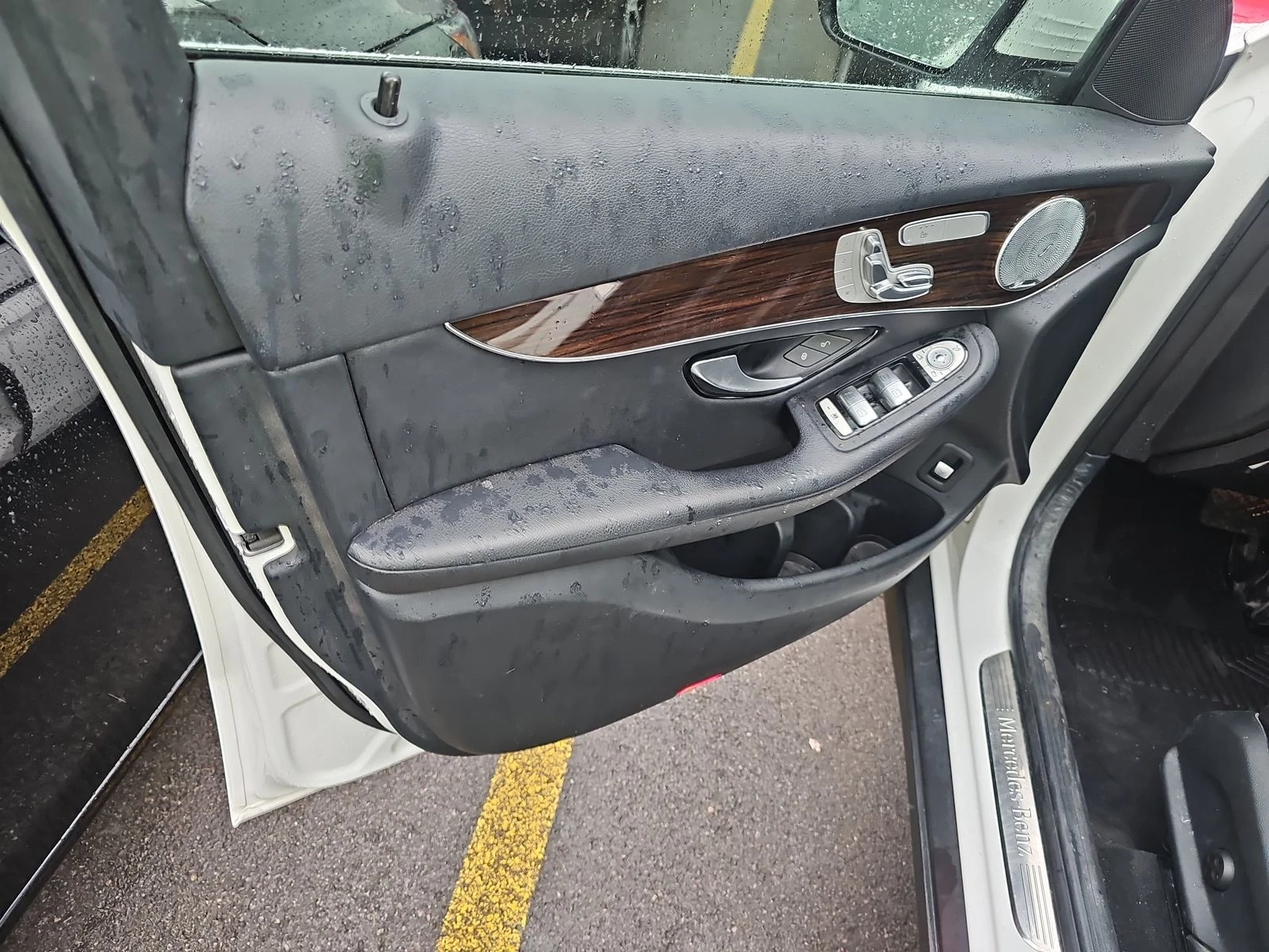 Mercedes-Benz GLC 300 BURMESTER* PANO* PODGREV* KEYLESS GO*  - изображение 10