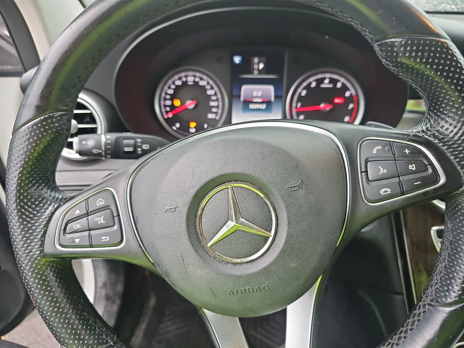 Mercedes-Benz GLC 300 BURMESTER* PANO* PODGREV* KEYLESS GO*  - изображение 8