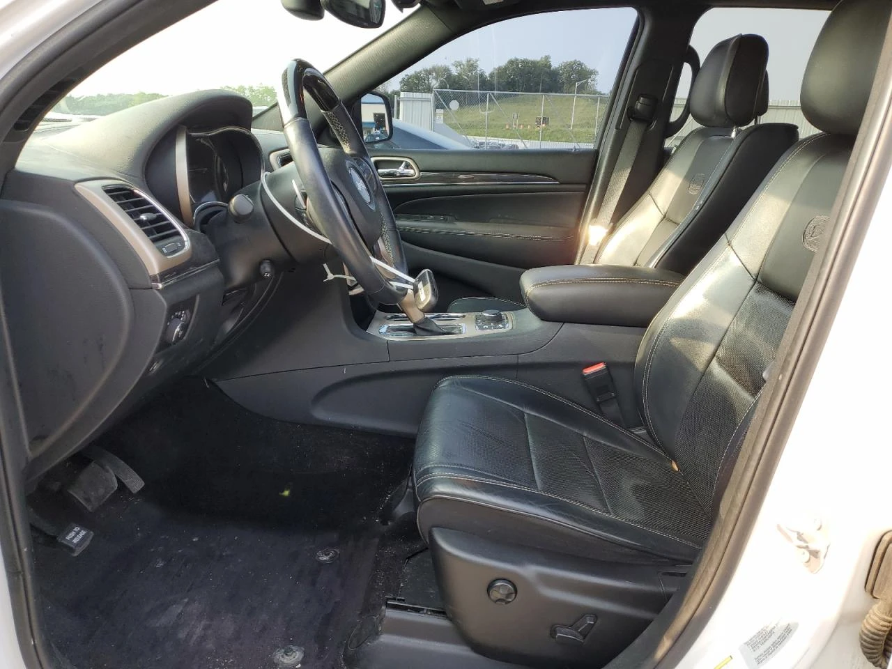 Jeep Grand cherokee Overland* 3.6* ZF8* AWD* Подгрев* Обдух* Пано* Key - изображение 3