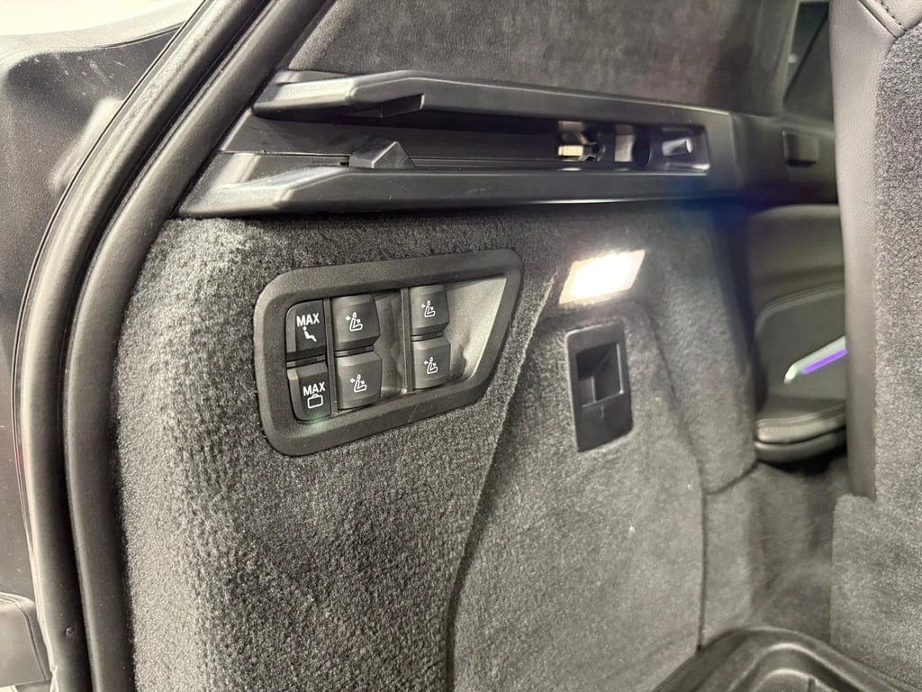 BMW X7 * xDrive40i * CARFAX *    | Mobile.bg   13