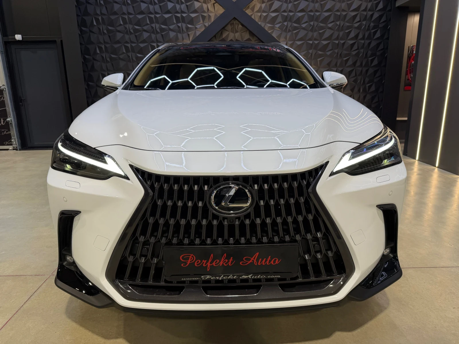 Lexus RX 450h plus FULL Екстри* MARK LEVINSON* ПАНОРАМА* HEAD UP * HY, снимка 2 - Автомобили и джипове - 53988306