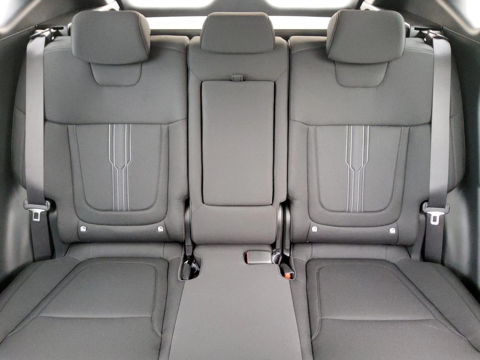 Hyundai Tucson 1.6 TGDi PHEV 4WD TREND AHK/NAVI/ACC/LED, снимка 14 - Автомобили и джипове - 54127453