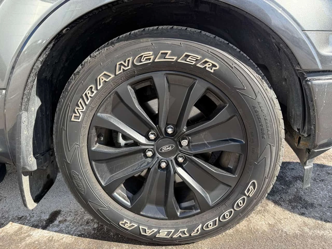 Ford F150 4WD SuperCrew Box  CARFAX, снимка 6 - Автомобили и джипове - 54122461