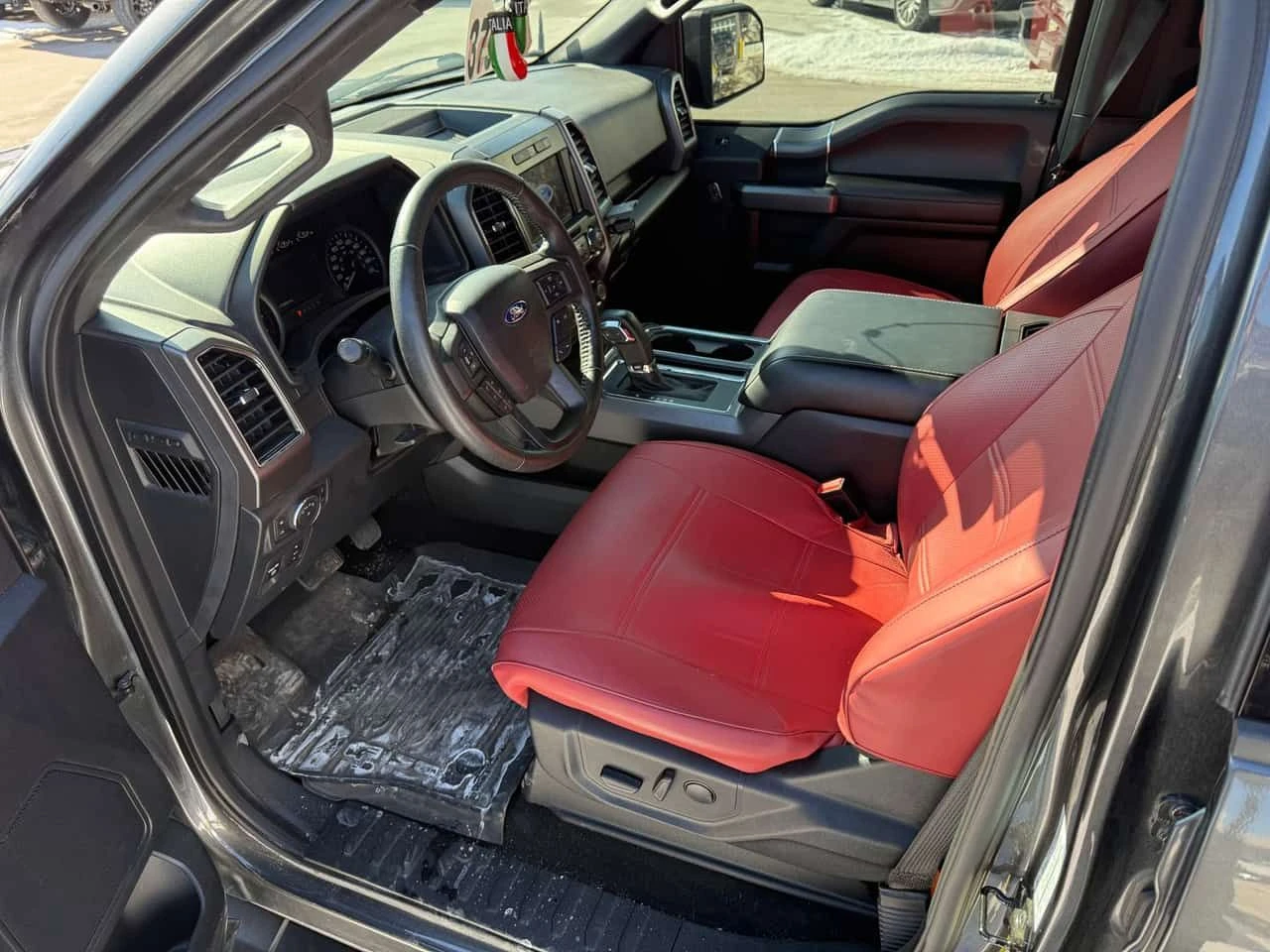 Ford F150 4WD SuperCrew Box  CARFAX, снимка 5 - Автомобили и джипове - 54122461