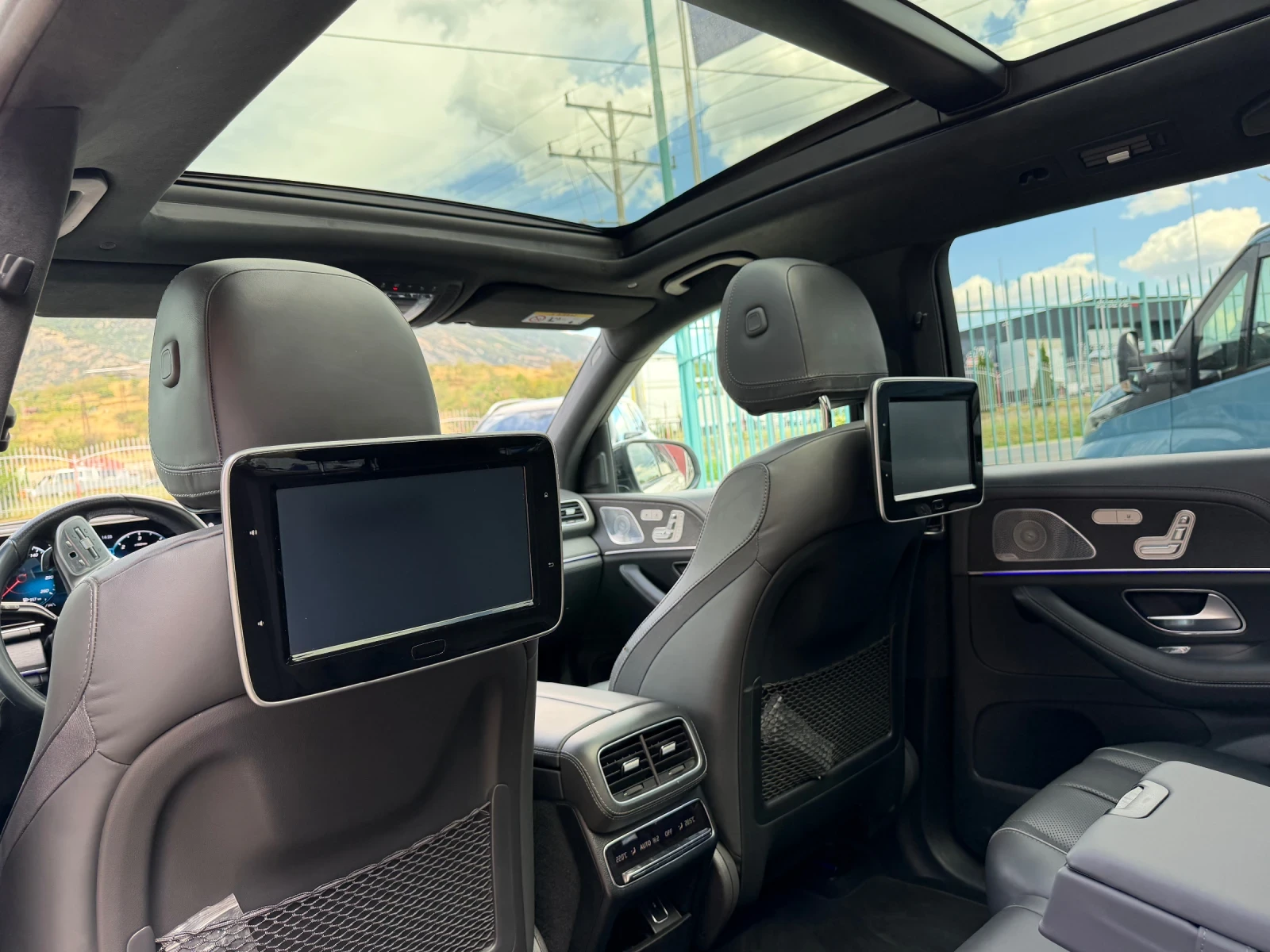 Mercedes-Benz GLS 400 d 4M AMG Line* 3xTV* Night* Massage* 23", снимка 9 - Автомобили и джипове - 55939753