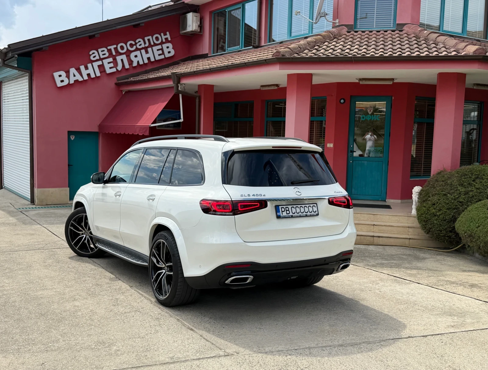 Mercedes-Benz GLS 400 d 4M AMG Line* 3xTV* Night* Massage* 23", снимка 17 - Автомобили и джипове - 55939753