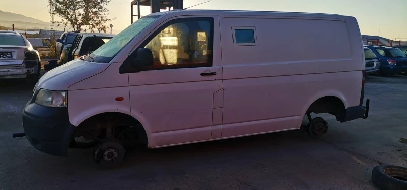 VW T5 2.5, снимка 4 - Бусове и автобуси - 38478111