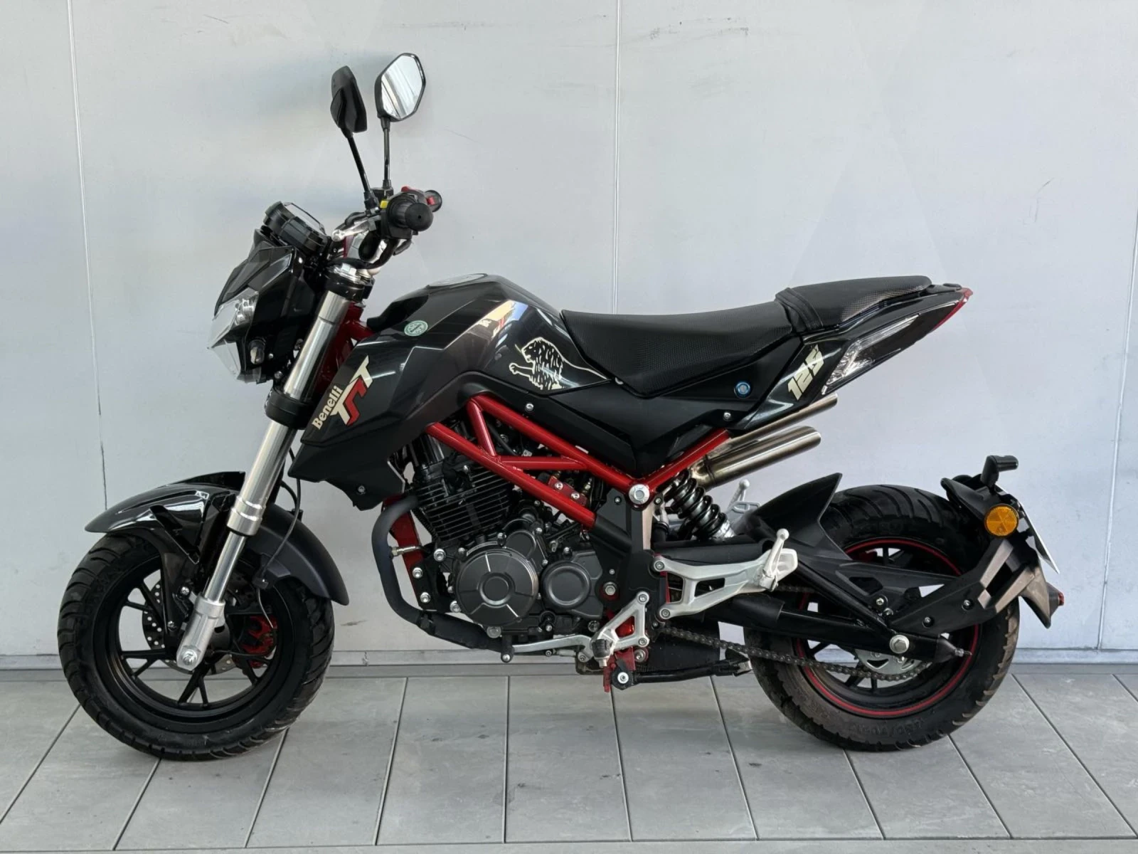 Benelli 125 TNT - изображение 8