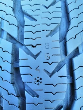 Гуми Зимни 235/65R16, снимка 3