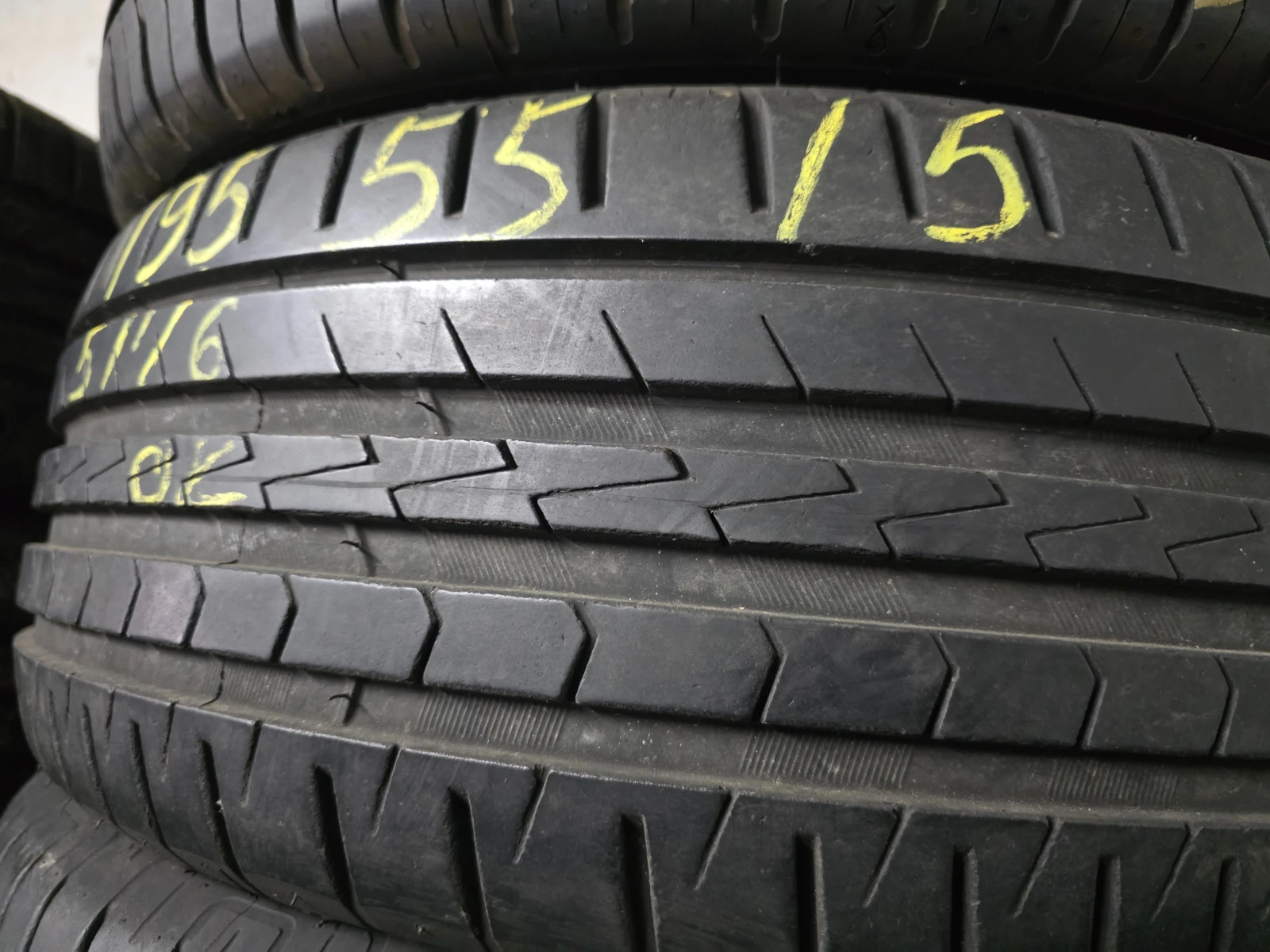 Гуми Летни 195/55R15, снимка 2 - Гуми и джанти - 54000812