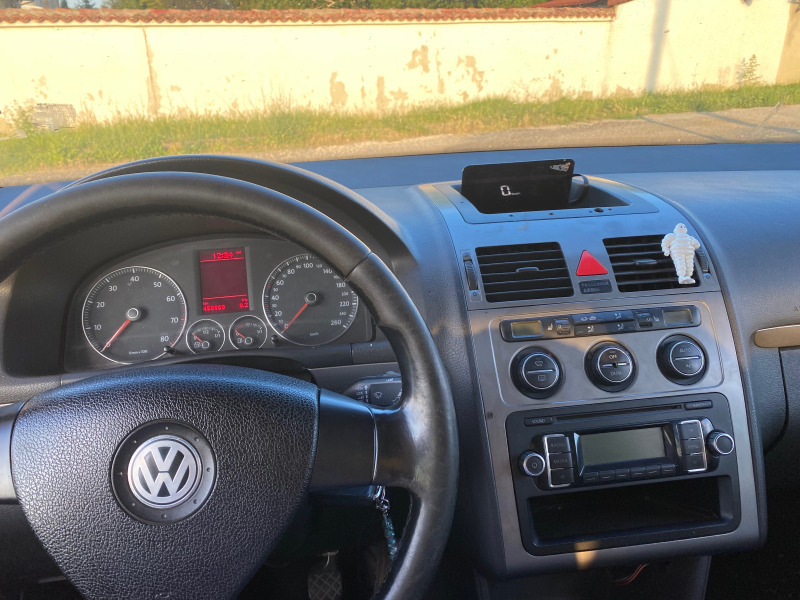 VW Touran 1.4 tsi ecofuel, снимка 8 - Автомобили и джипове - 46435210