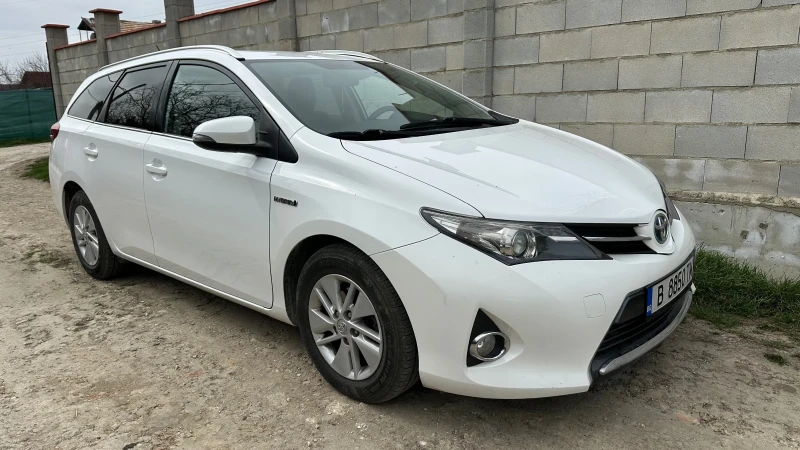 Toyota Auris 1.8 Hybrid CVT, снимка 5 - Автомобили и джипове - 49521032