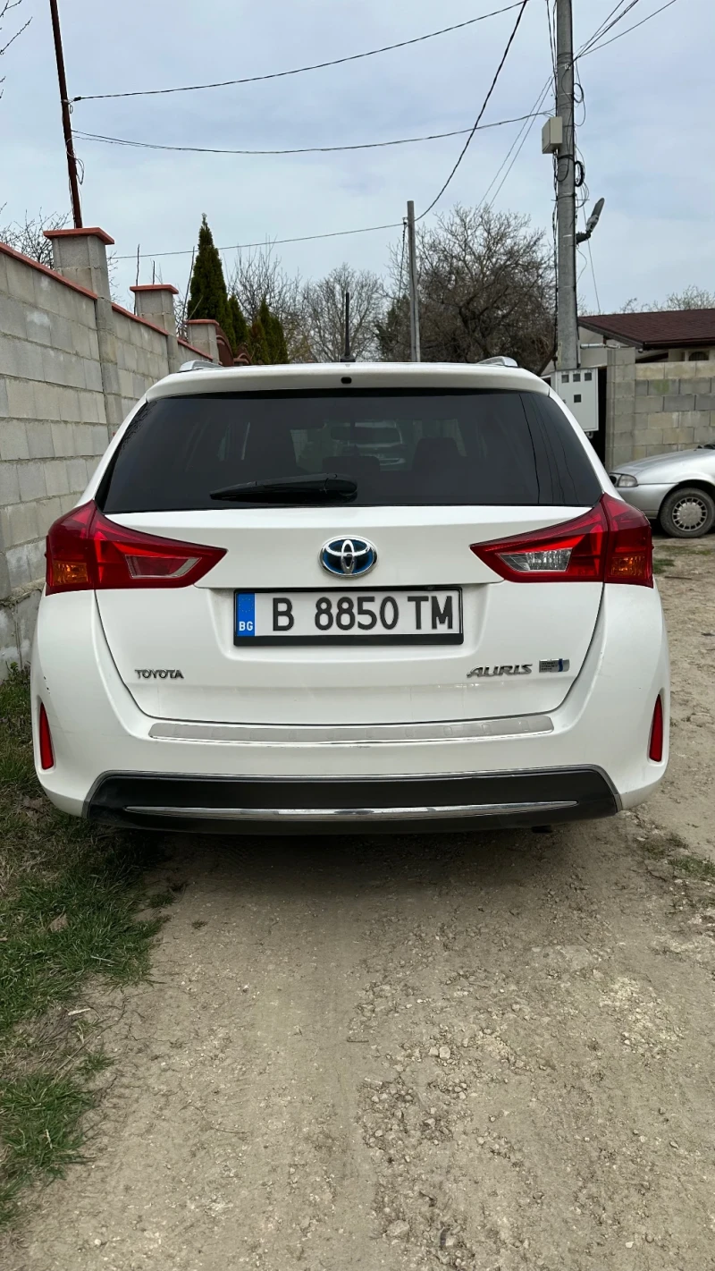 Toyota Auris 1.8 Hybrid CVT, снимка 8 - Автомобили и джипове - 49521032