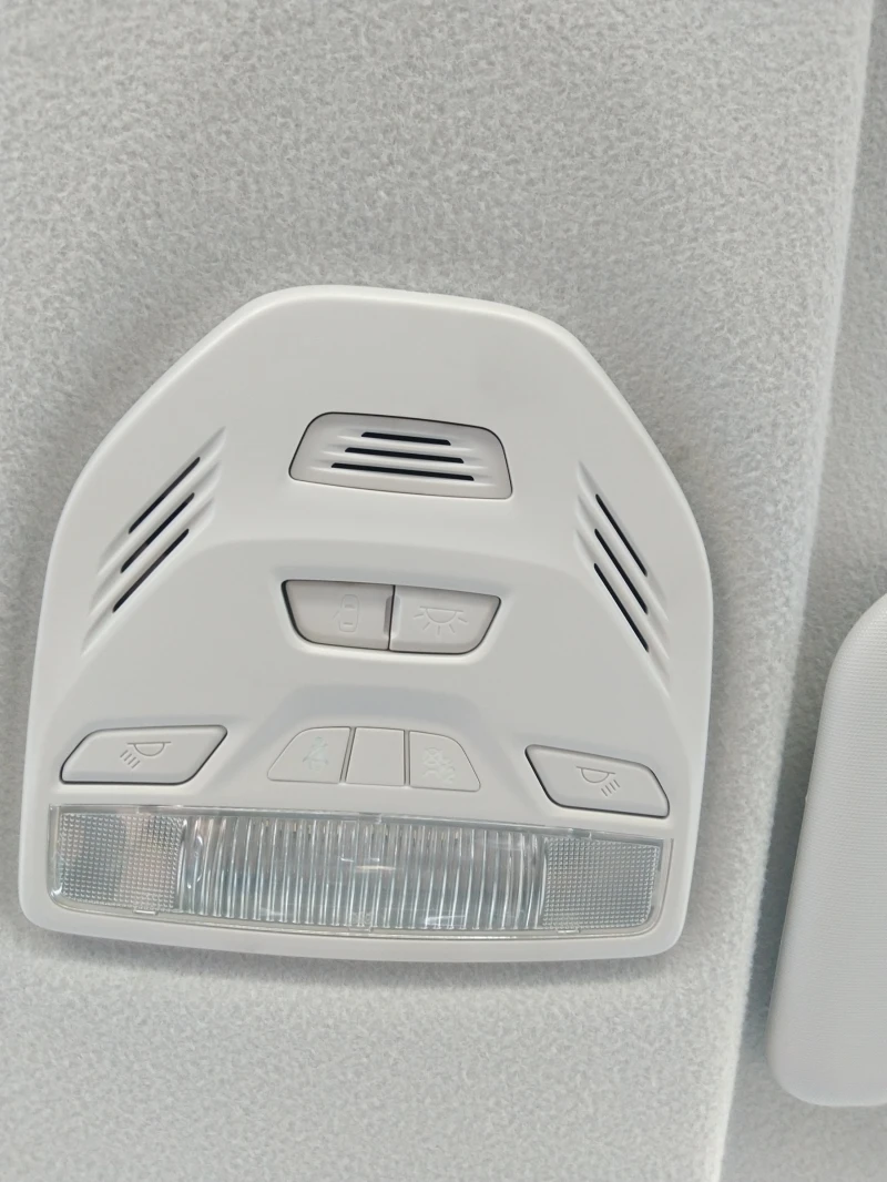 Lada Vesta, снимка 9 - Автомобили и джипове - 52326417