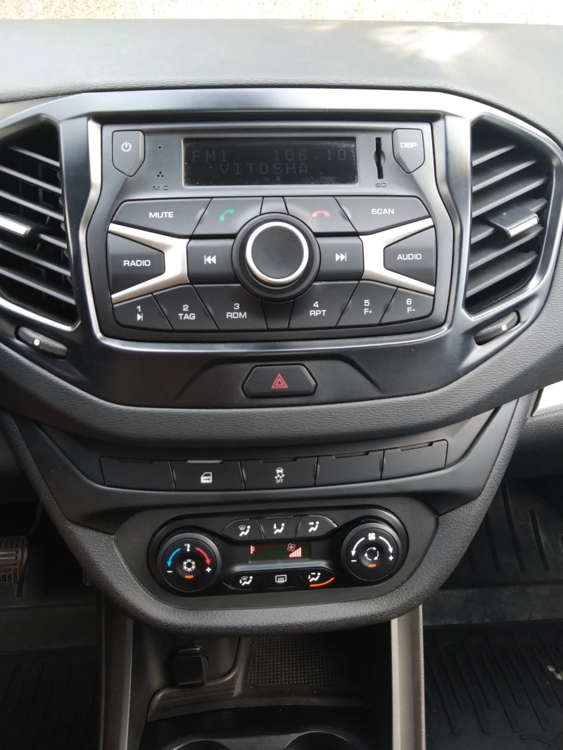 Lada Vesta, снимка 3 - Автомобили и джипове - 52326417