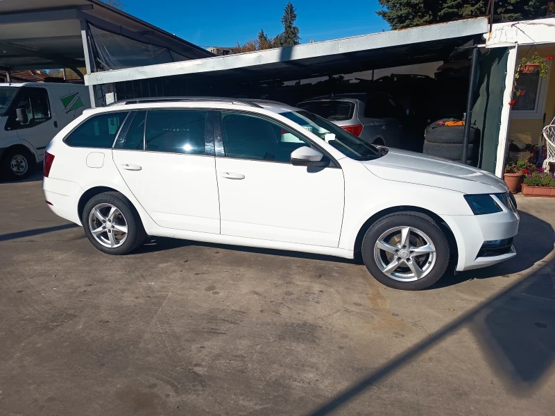 Skoda Octavia 1.6tdi, снимка 3 - Автомобили и джипове - 52227960