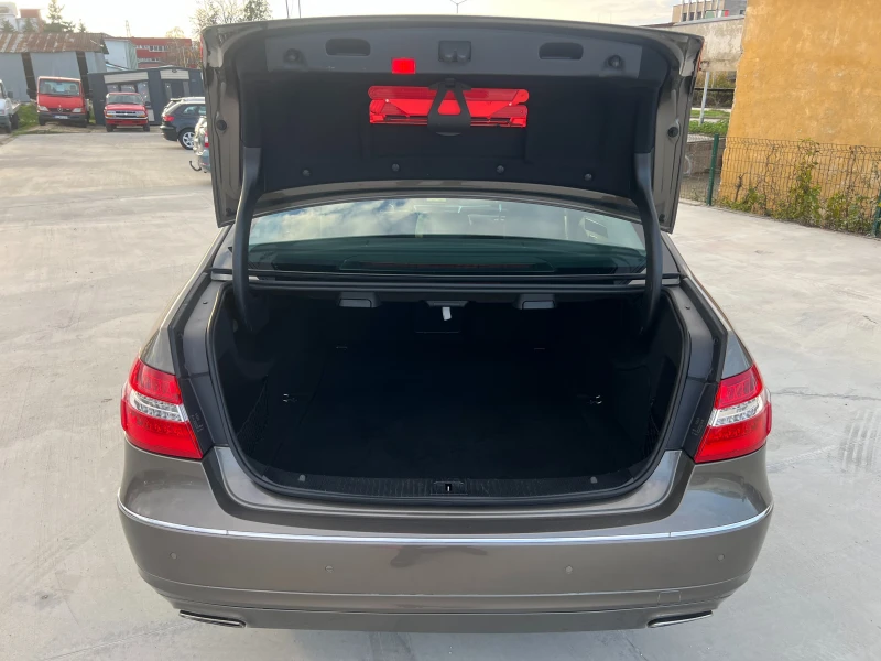Mercedes-Benz E 200 2.1D-136-КОНЯ, снимка 7 - Автомобили и джипове - 52671448
