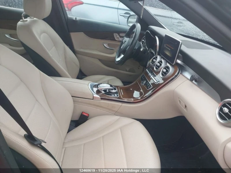 Mercedes-Benz C 300 * 4MATIC * CARFAX * БЕЗ ПЪРВОНАЧАЛНА ВНОСКА, снимка 5 - Автомобили и джипове - 52921314