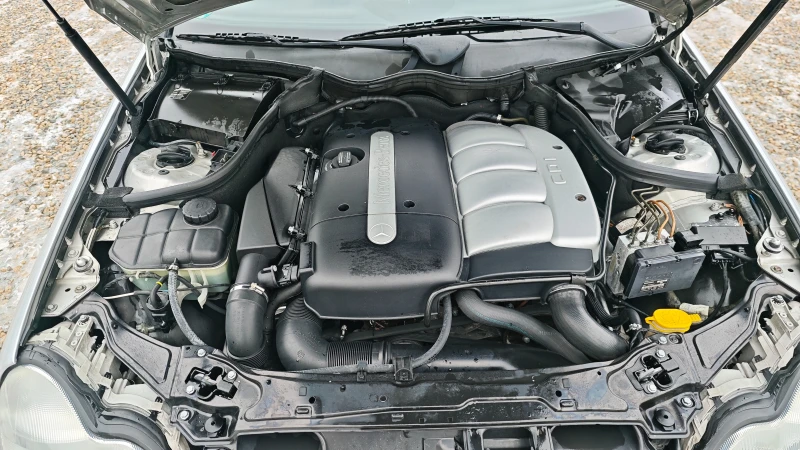 Mercedes-Benz C 200 ВСИЧКО ПЛАТЕНО/ОБСЛУЖЕН/, снимка 10 - Автомобили и джипове - 53374218
