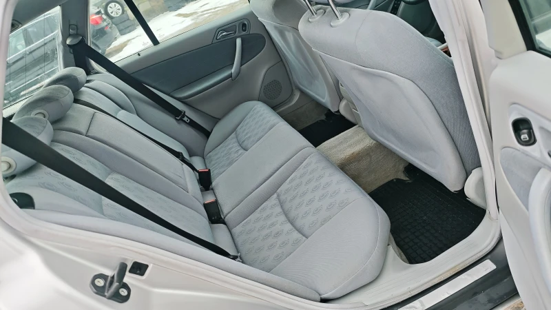 Mercedes-Benz C 200 ВСИЧКО ПЛАТЕНО/ОБСЛУЖЕН/, снимка 14 - Автомобили и джипове - 53374218