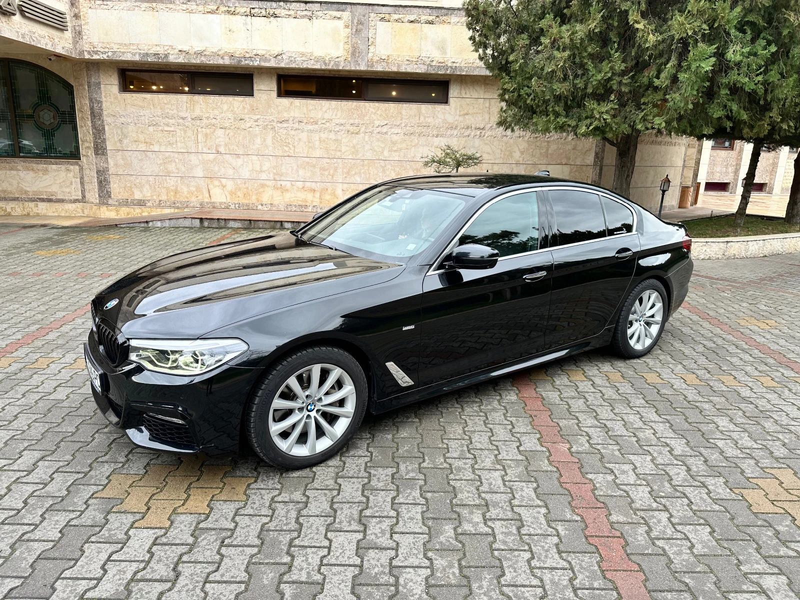 BMW 540 X-Drive 320hp Обслужена  - изображение 2