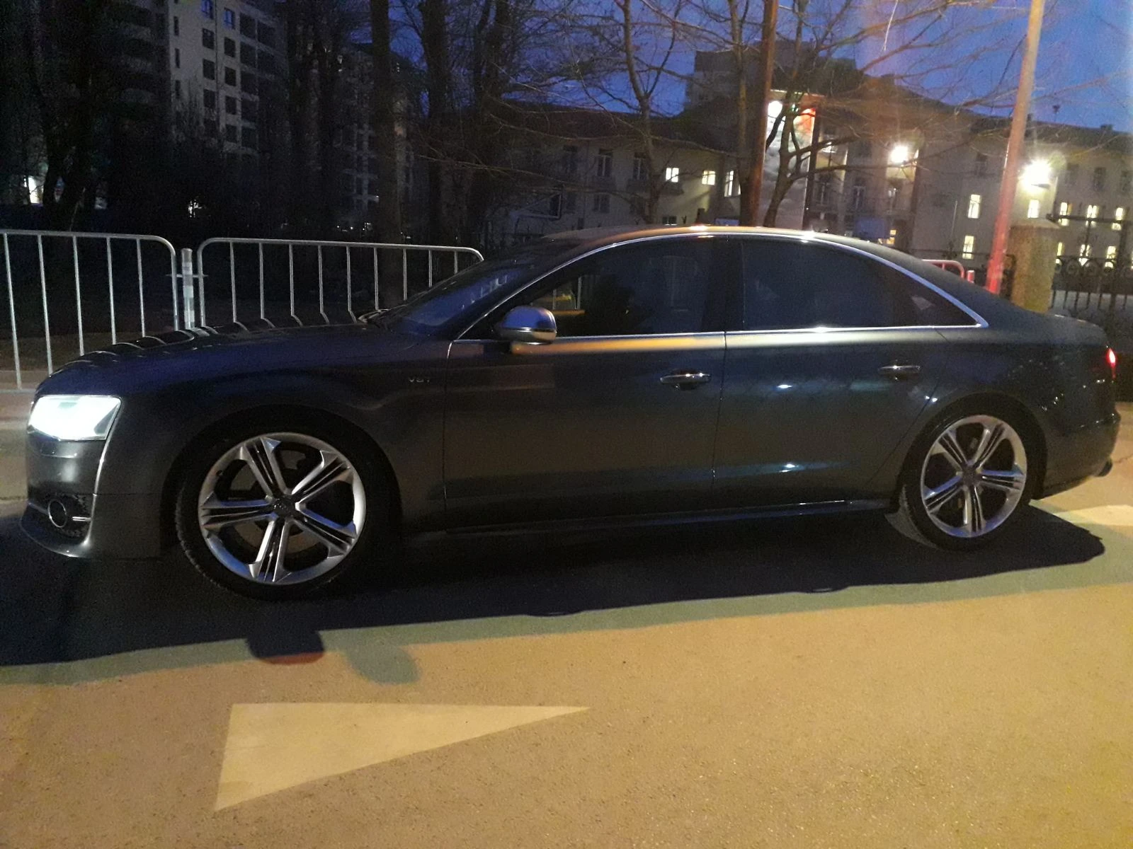 Audi S8  - изображение 6