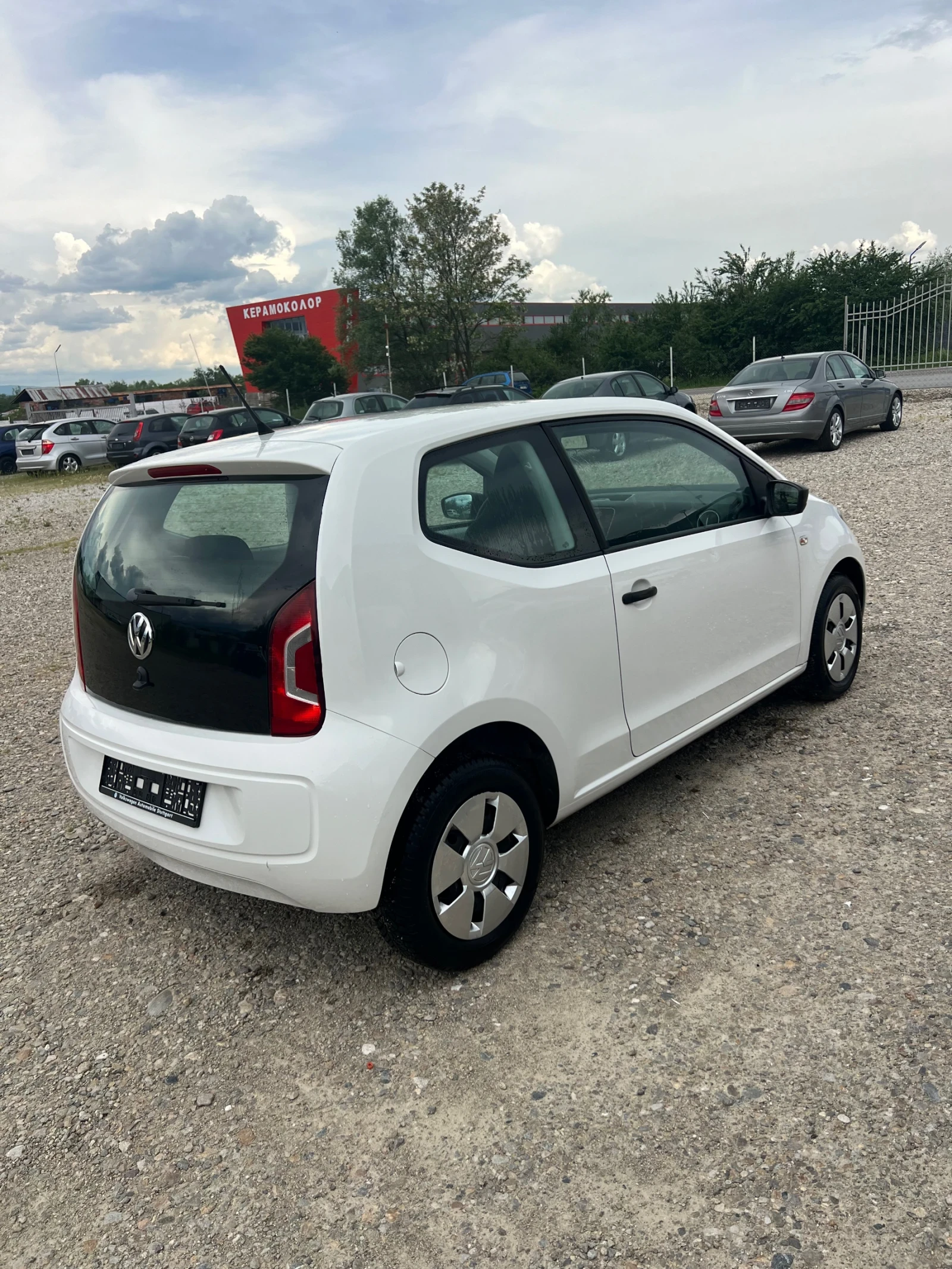 VW Up 1.0i* ЛИЗИНГ - изображение 4