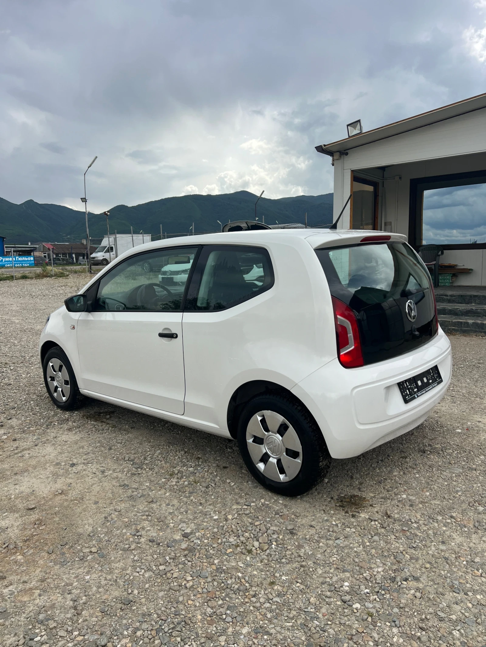 VW Up 1.0i* ЛИЗИНГ - изображение 6