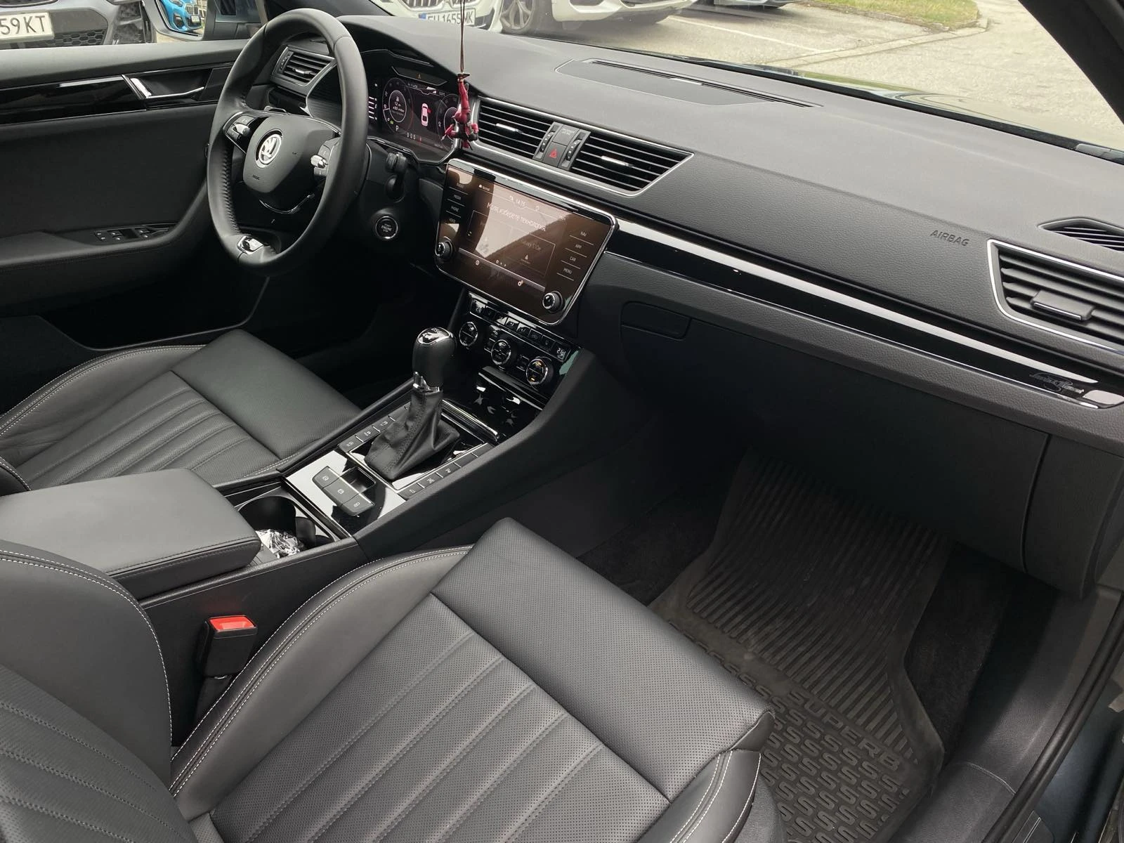 Skoda Superb 2.0TSI/L&K/4x4 - изображение 6