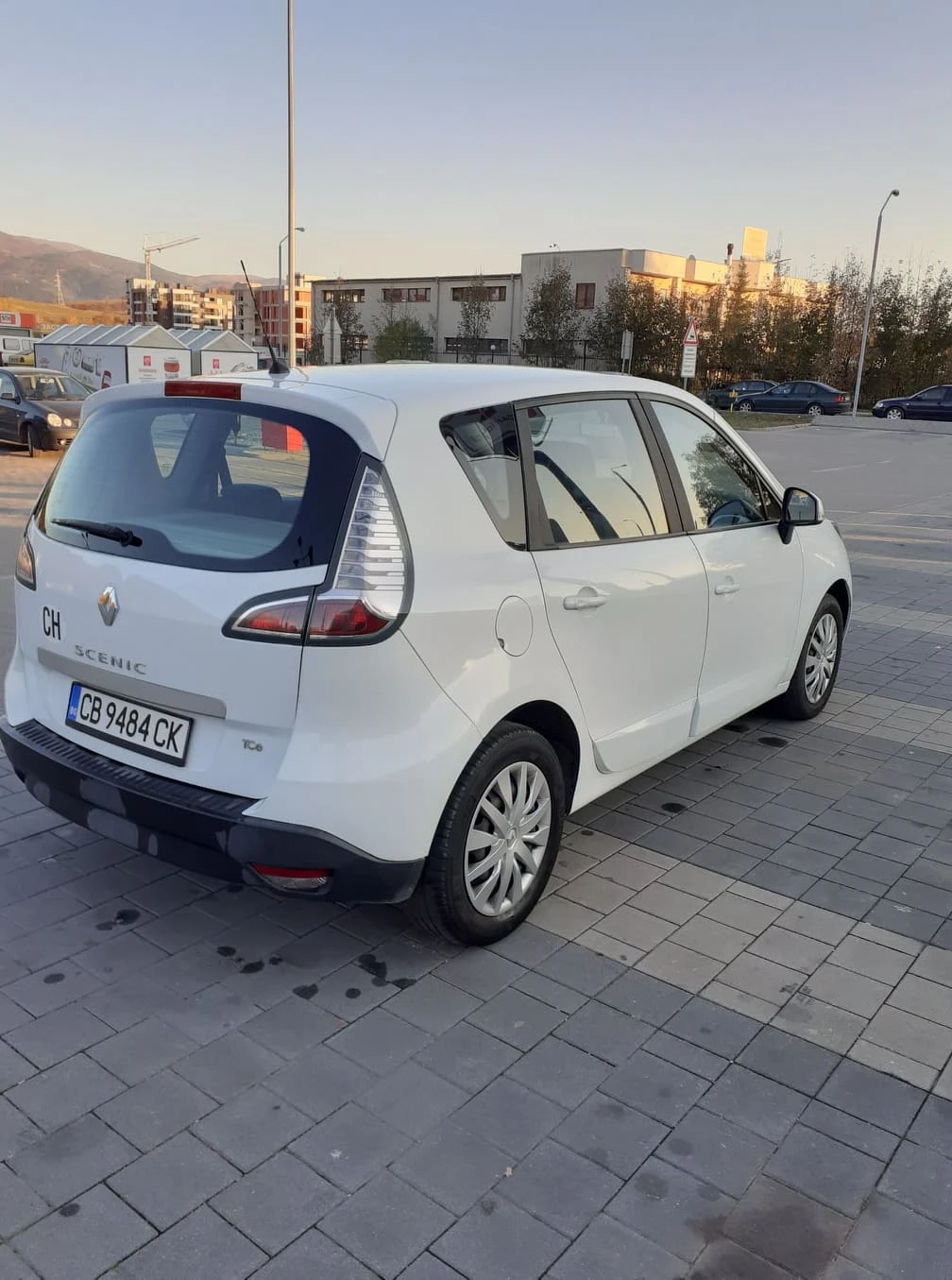 Renault Scenic, снимка 12 - Автомобили и джипове - 53721176