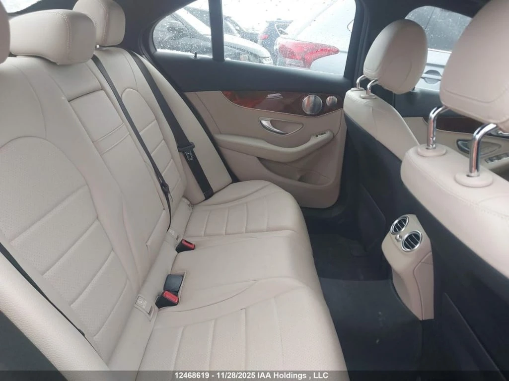 Mercedes-Benz C 300 * 4MATIC * CARFAX * БЕЗ ПЪРВОНАЧАЛНА ВНОСКА - изображение 8